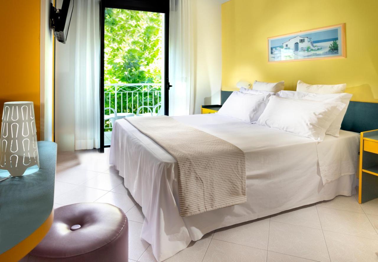 Hotel Castellucci Bellaria-Igea Marina Eksteriør bilde